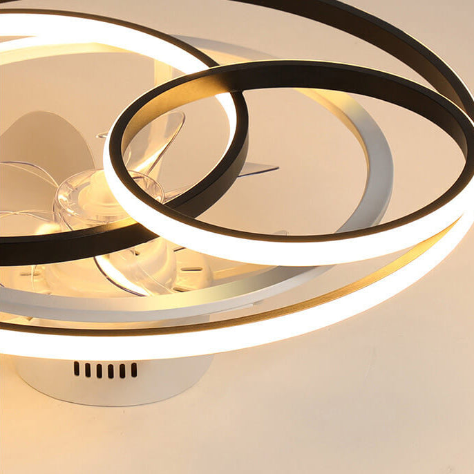 تصميم بسيط ومبتكر لحلقتين متداخلتين مع مروحة سقف بإضاءة LED 