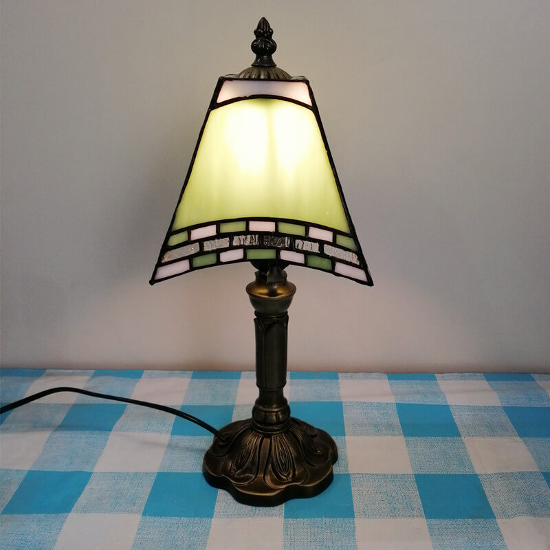 Traditional Tiffany Square Stained Glass Iron 1-Light Table Lamp For Bedroom