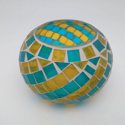 Lumière décorative extérieure LED avec design en spirale de motif de vitrail créatif solaire 