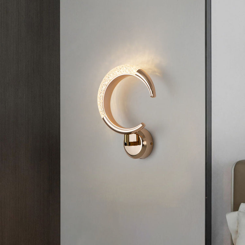 Lámpara de pared LED con pantalla de acrílico y anillo de hierro en oro rosa de lujo moderno para dormitorio 