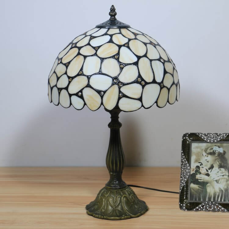 Traditional Tiffany Pebbles Flower Stained Glass Dome 1-Light Table Lamp For Bedroom