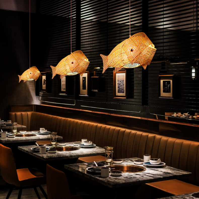 Chinesische Retro-Bambus-Weberei Fischform 1-Licht Pendelleuchte 