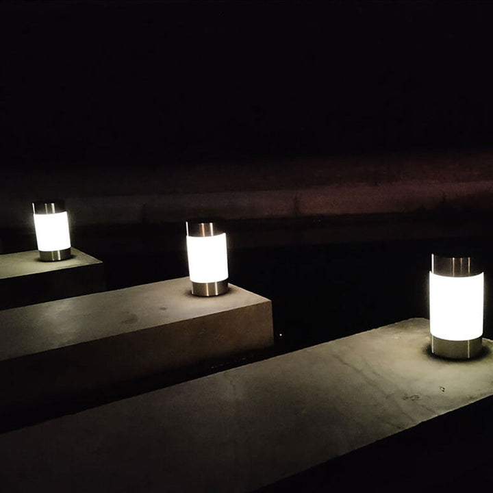 Solar Kunststoff Zylindrisches Design LED Außen Rasenlicht 