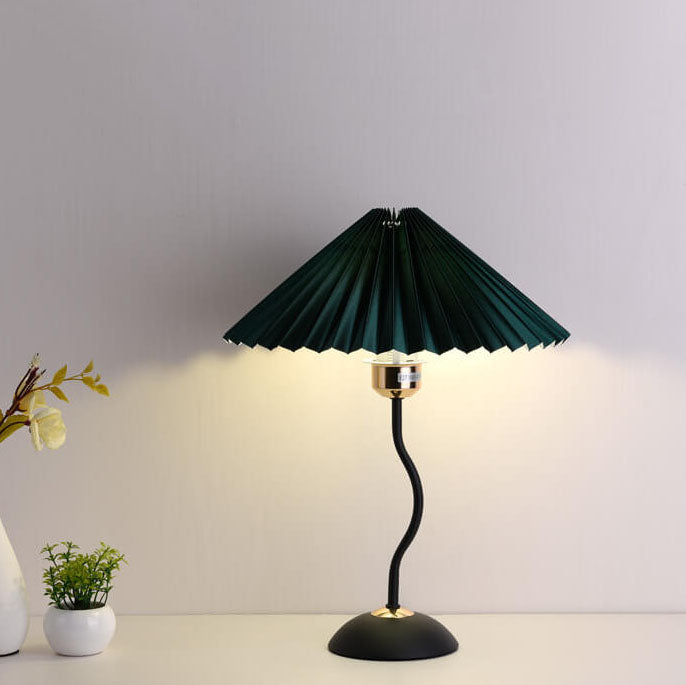Moderne minimalistische Plissee-Regenschirm-Biegebasis 1-Licht-Tischlampe