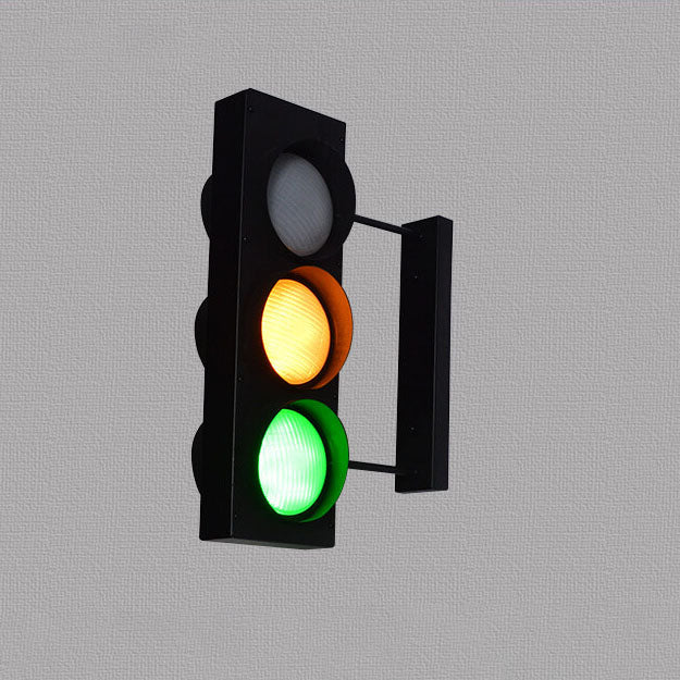 مصباح حائط LED بتصميم إشارة مرور صناعية عتيقة 