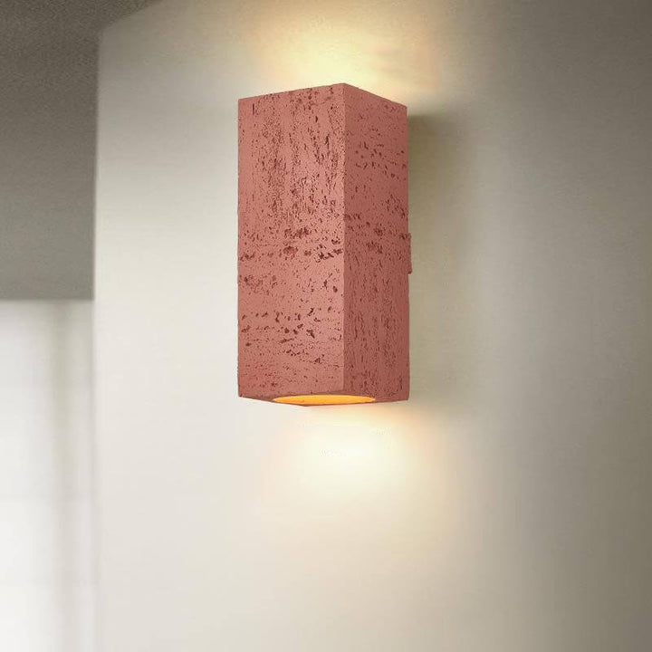 Traditionelle Retro-Wabi-Sabi-LED-Wandleuchte aus Verbundmaterial in quadratischer Säulenform, handgearbeitet, für das Wohnzimmer 