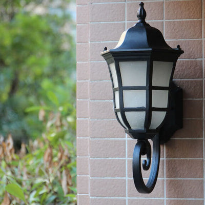 European Retro Outdoor Waterproof Anti-rust 1-Light Wall Sconce Lamp