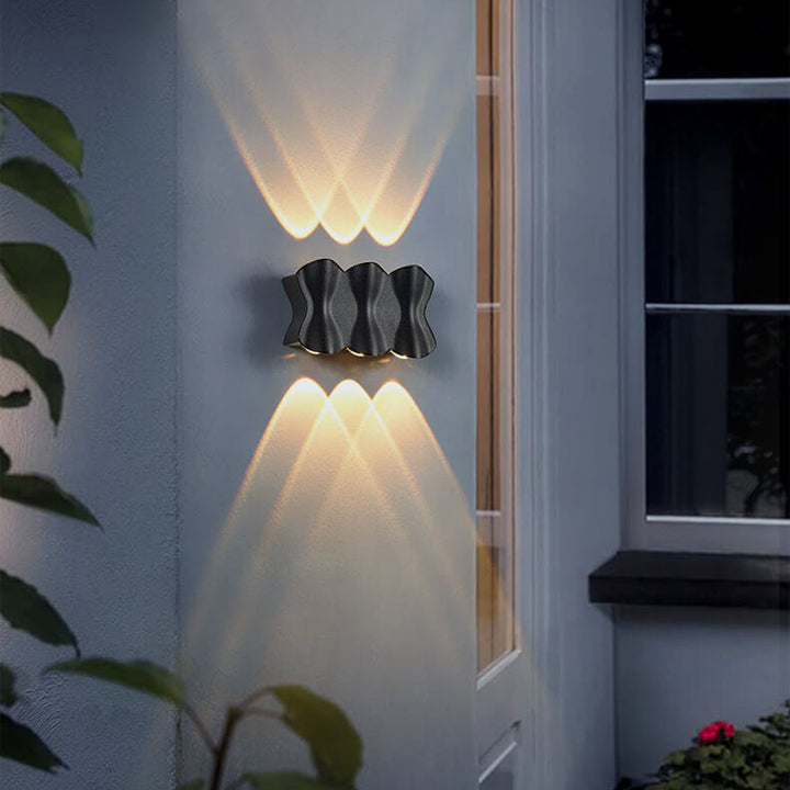 Moderne minimalistische Bogen-Säulen-LED-Wandleuchte aus Aluminium und Acryl für den Außenbereich, wasserdicht 