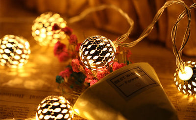 Solar-Lichterkette Marokkanische Kugel Bunte LED-Weihnachtslichter Eisenkugeln Dekoration Außenlichterkette 