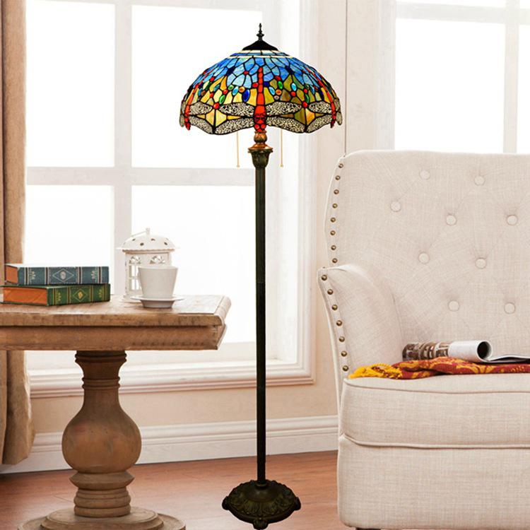Lámpara de pie de 2 luces con vitral Tiffany vintage y libélula azul 