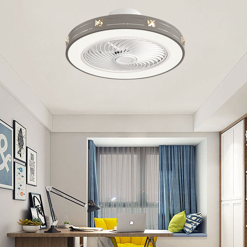 Moderne, minimalistische, einfarbige LED-Deckenventilatorleuchte aus Eisen und Kupfer