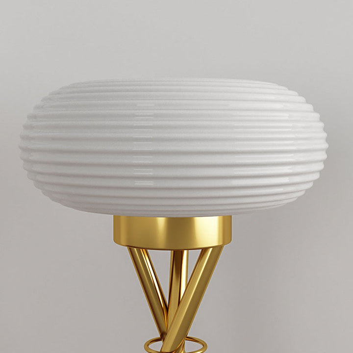 Moderne minimalistische runde Stativ-Eisen-Acryl-LED-Tischlampe für das Schlafzimmer 
