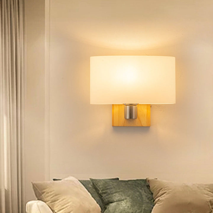 Nordische minimalistische Massivholz-Glas-Wandleuchte mit 1 Licht 