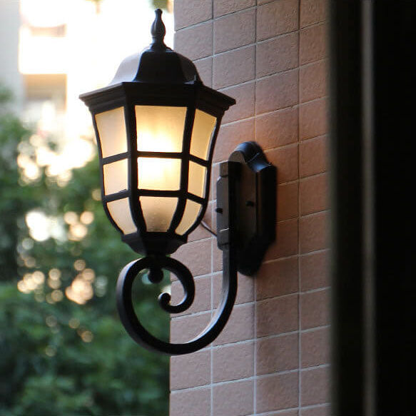 European Retro Outdoor Waterproof Anti-rust 1-Light Wall Sconce Lamp