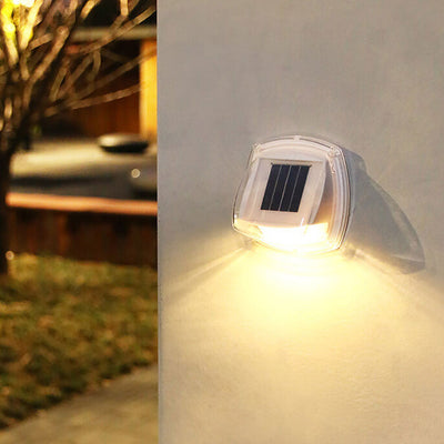 Aplique de pared con lámpara LED triangular impermeable solar para exteriores 