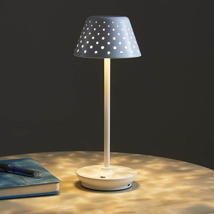 Lampe de table LED alimentée par USB en fer forgé perforé minimaliste moderne 