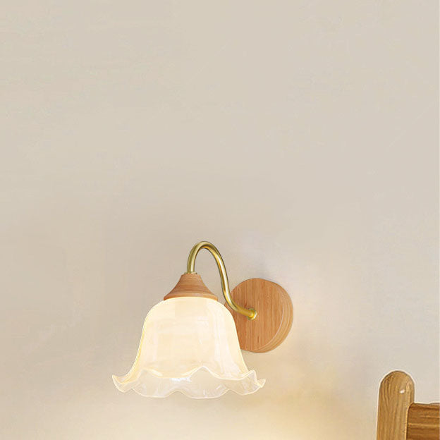 Moderne nordische 1-flammige Wandleuchte aus Eisen und Glas mit gestreiftem Rundholz für Wohnzimmer &amp; Schlafzimmer 