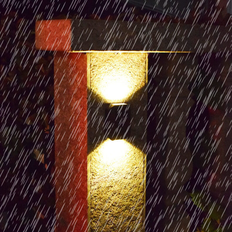 مصباح حائط LED خارجي بإضاءة شمسية لأعلى ولأسفل للحديقة 