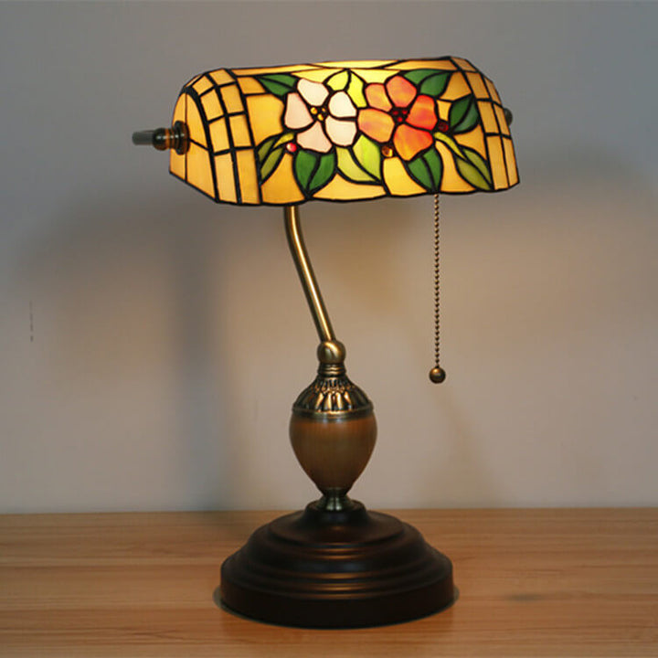 Europäische Tiffany-Blumen-Glas 1-Licht Banker Tischlampe 