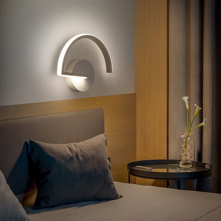 Moderne kreative halbrunde Eisen-LED-Wandleuchte 