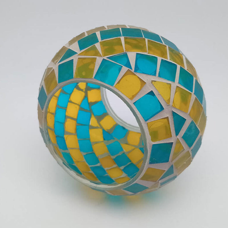 Lumière décorative extérieure LED avec design en spirale de motif de vitrail créatif solaire 