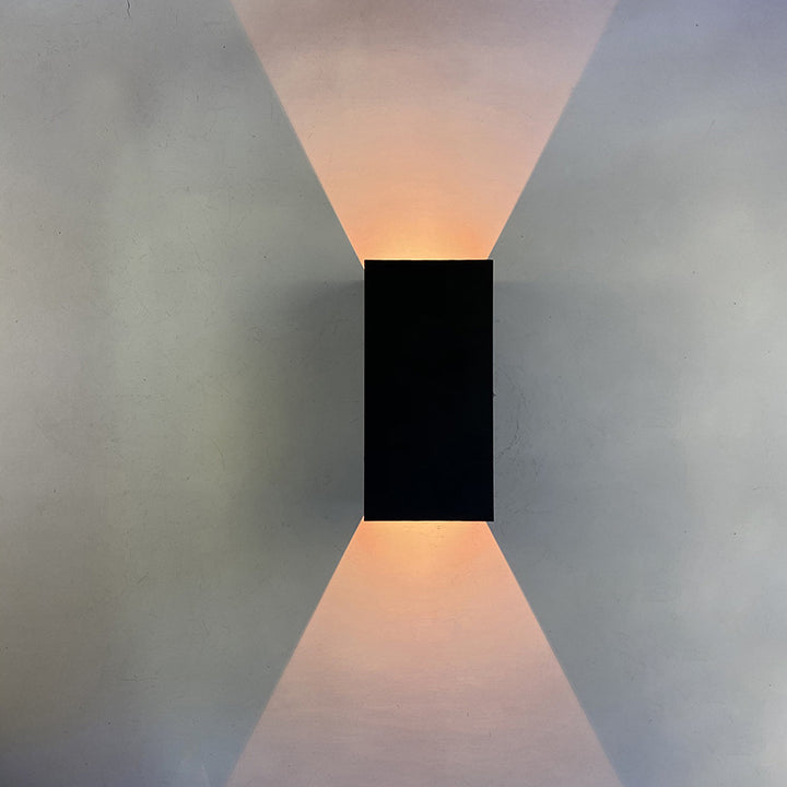 Moderne minimalistische wasserdichte quadratische LED-Wandleuchte aus Aluminium mit APP-Dimmung für den Außenbereich 