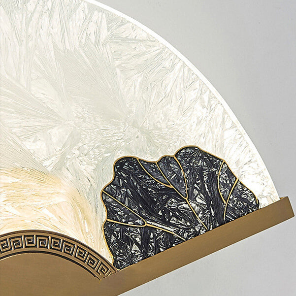 Moderne chinesische Glas-Faltfächer-förmige Messing-LED-Wandleuchte 
