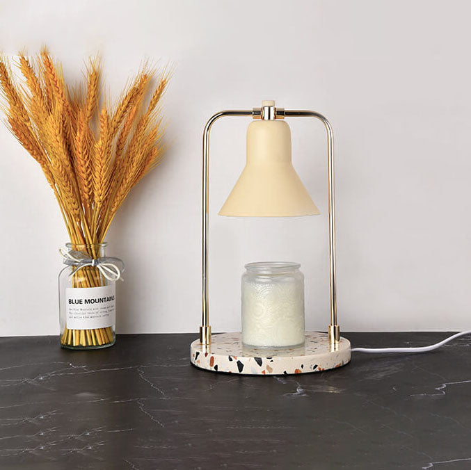 Moderne milchgelbe Kegelschirm-Marmor-2-Licht-Tischlampe mit schmelzendem Wachs