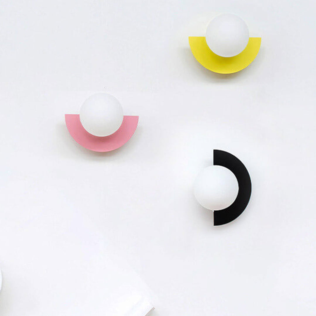 Moderne minimalistische Glas-Kugelförmige bunte Halbkreis-Design 1-Licht Wandleuchte 