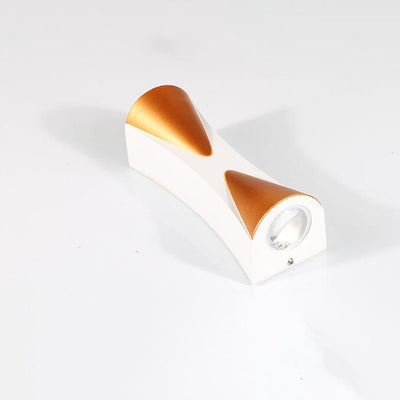 Lampe d'applique murale LED en corne d'aluminium étanche extérieure simple 