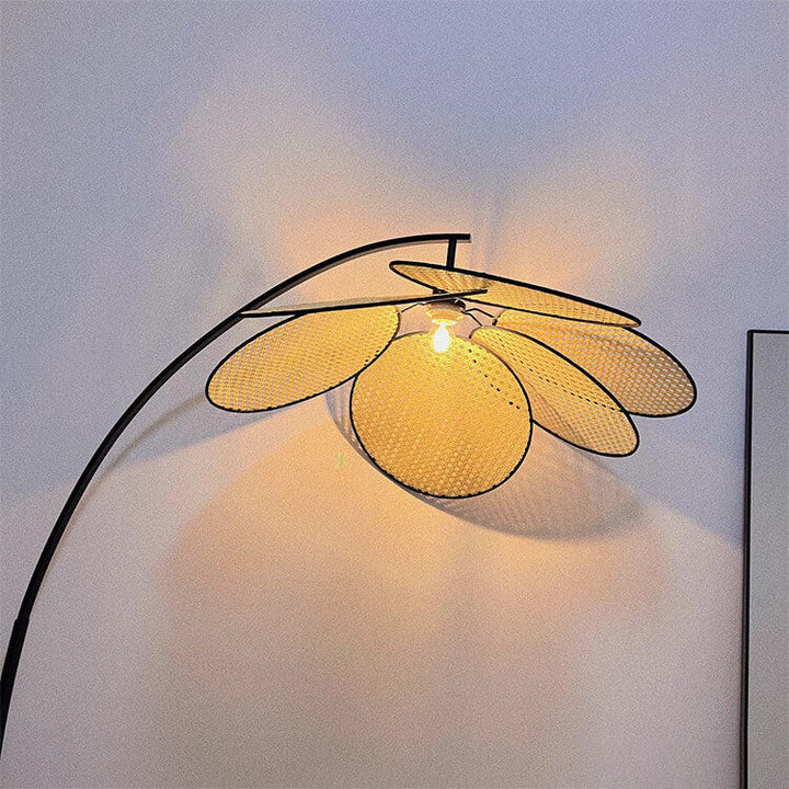 Lámpara de pie tradicional japonesa de ratán con forma de flor de 1 luz para sala de estar 