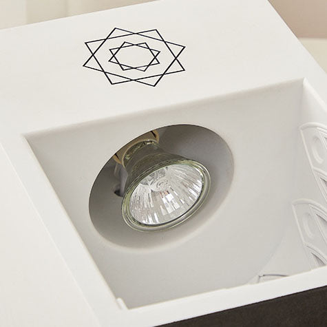 Moderne, minimalistische, quadratische Harz-Tischlampe mit 1 Licht und schmelzendem Wachs