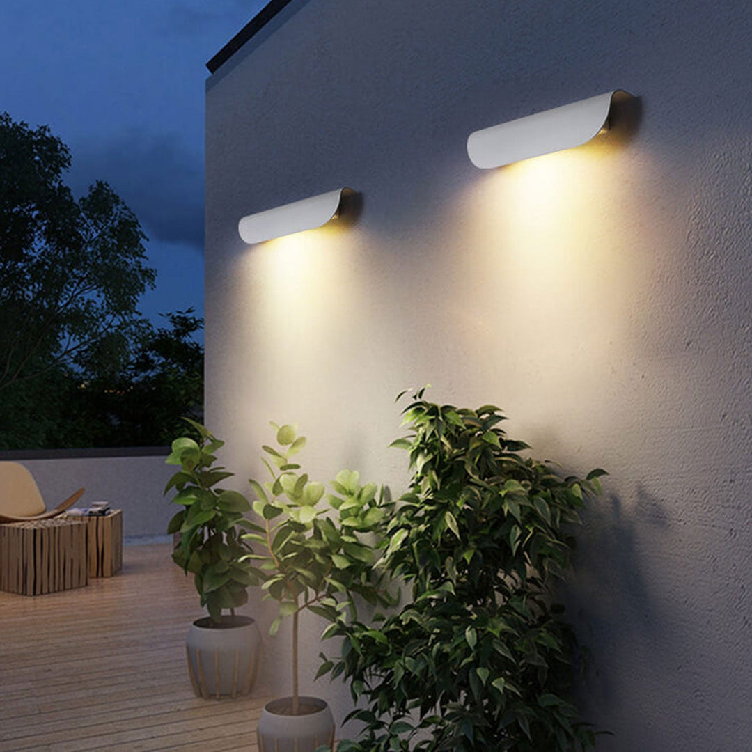 Lampe murale LED de jardin étanche moderne et courbée 