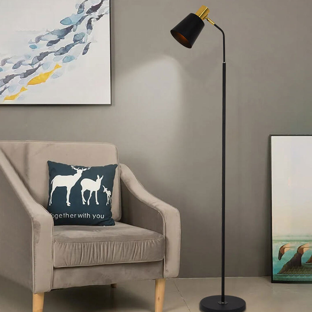 Nordischer minimalistischer Eisenkegel-Schirm 1-Licht Stehlampe 