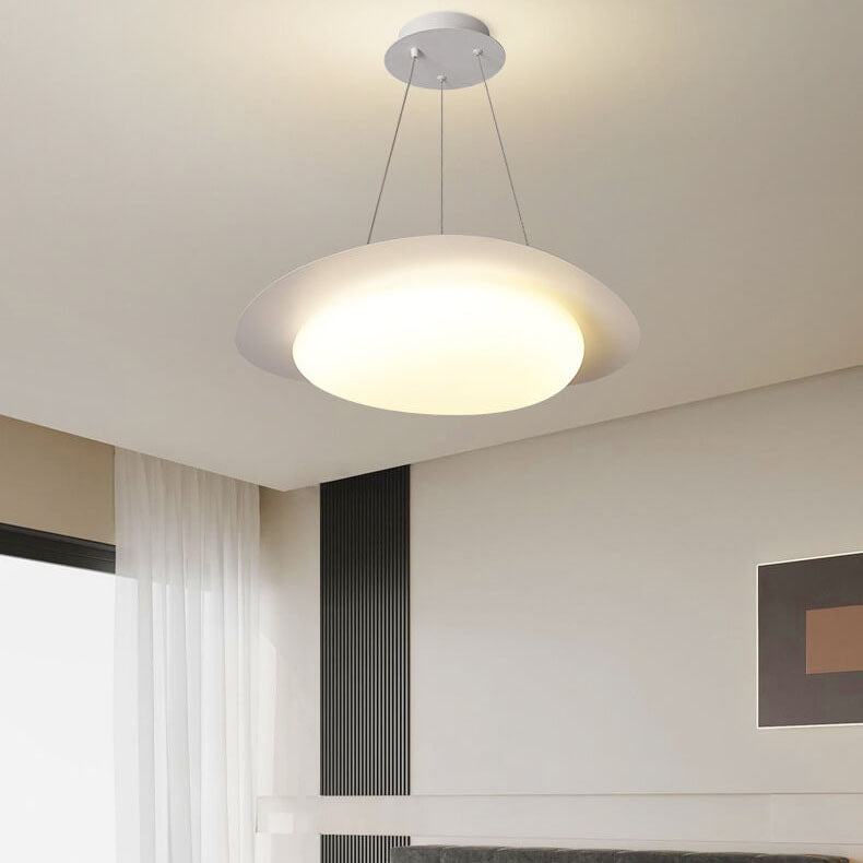 Moderne minimalistische weiße Kieselstein-Acryl-Eisen-LED-Pendelleuchte für das Wohnzimmer 