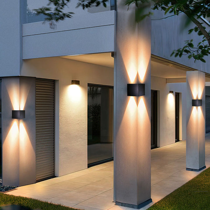 Moderne minimalistische quadratische flache geometrische LED-Wandleuchte aus Solar-Edelstahl für den Außenbereich 