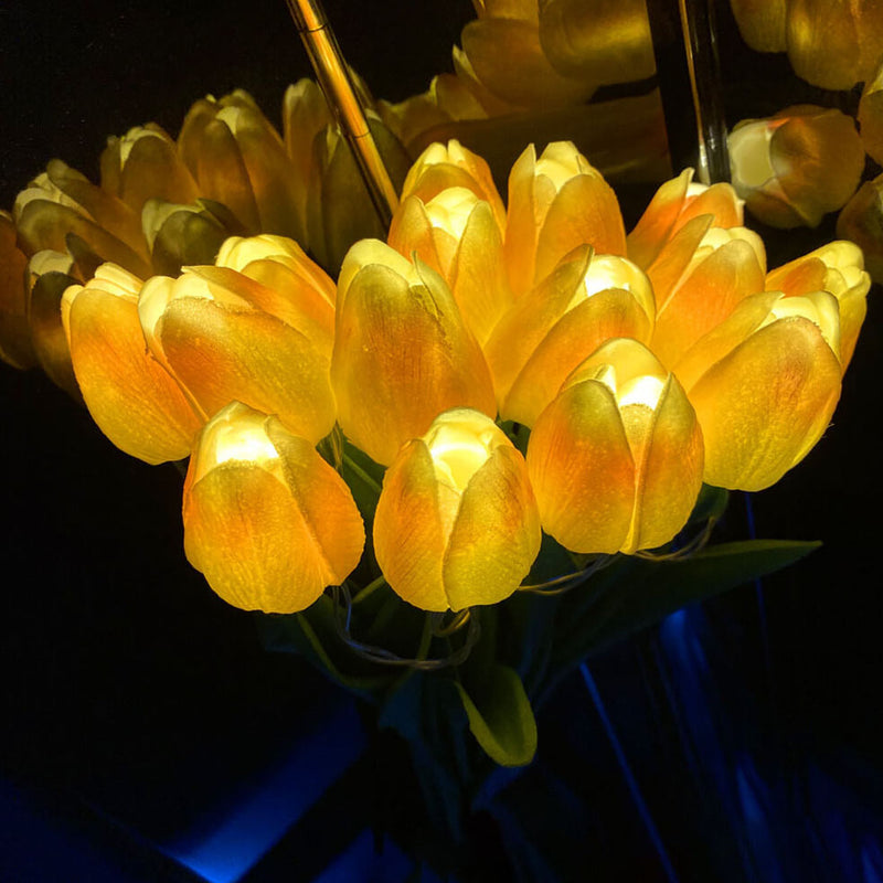 LED-Tischlampe mit Tulpenblumendekoration im Tiffany-Stil 