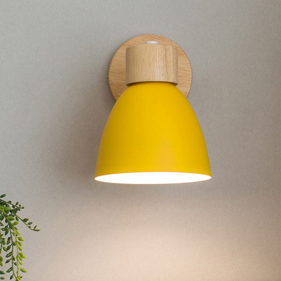 Moderne, minimalistische, einfarbige Macaron-Eisenholz-Wandleuchte mit 1 Leuchte 