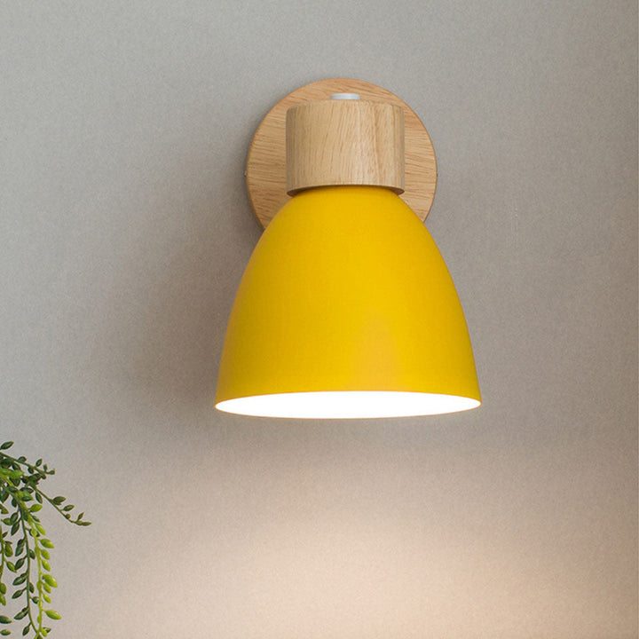 Moderne, minimalistische, einfarbige Macaron-Eisenholz-Wandleuchte mit 1 Leuchte 