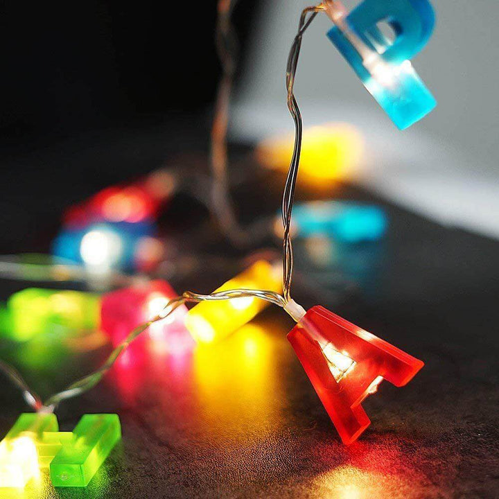 Luces de cadena de decoración de fiesta de cumpleaños con letras coloridas LED de feliz cumpleaños 