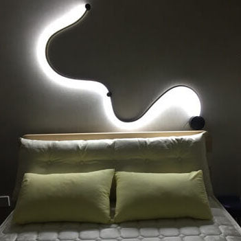 Moderne lange Aluminium-Schlangenform 1-Licht gebogene LED-Wandleuchte 