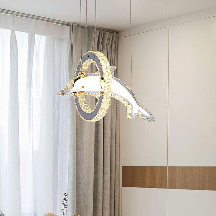 Moderner luxuriöser LED-Kronleuchter aus Kristall und Edelstahl im Delfin-Design für das Wohnzimmer 