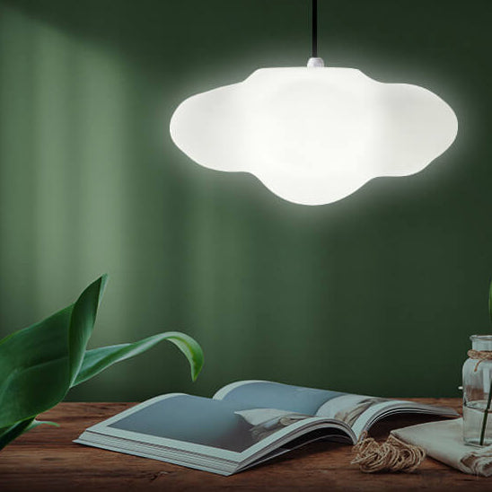 تصميم حديث من الراتنج على شكل سحابة عائمة مع ضوء قلادة LED ملون 