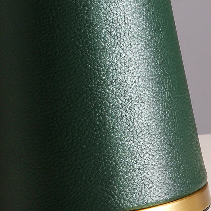 Lampe de table moderne avec abat-jour cylindrique en tissu de style transitionnel et base en cuir à 1 ampoule pour étude 