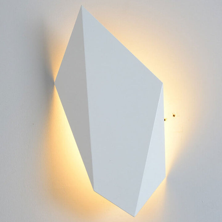 Aplique de pared LED contemporáneo nórdico de hierro con diseño geométrico de rombos para sala de estar y dormitorio 