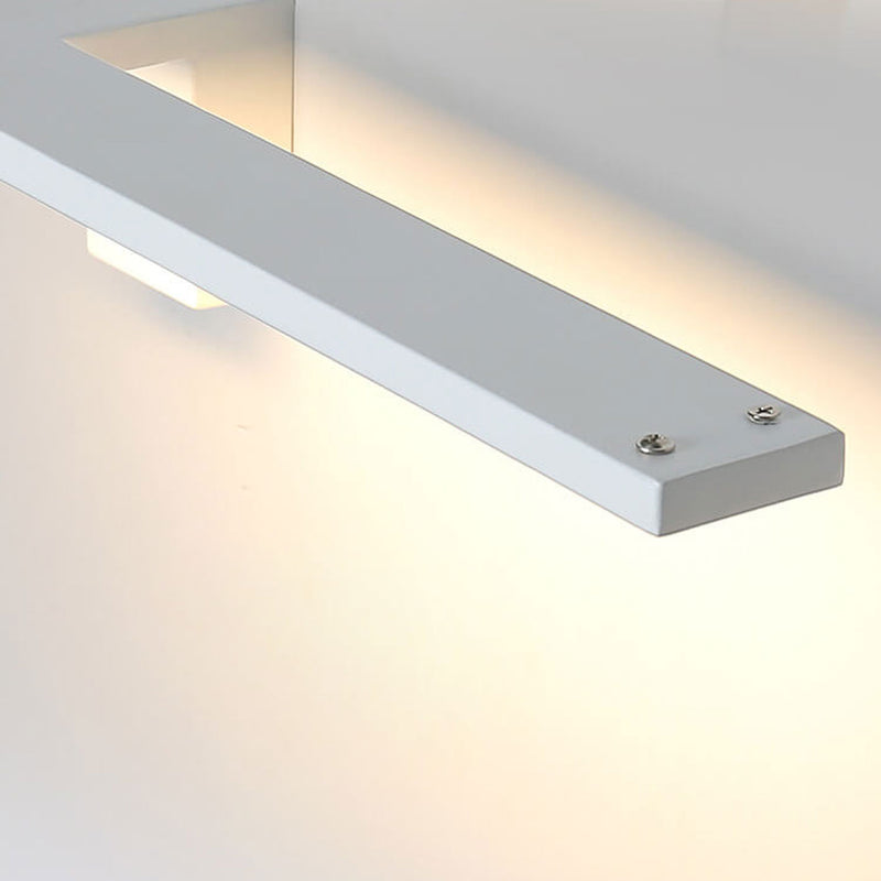 Moderne minimalistische LED-Wandleuchte mit langem Stab und quadratischem Sockel