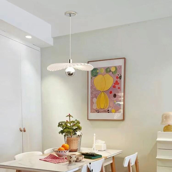Moderne, minimalistische LED-Pendelleuchte in Weiß 