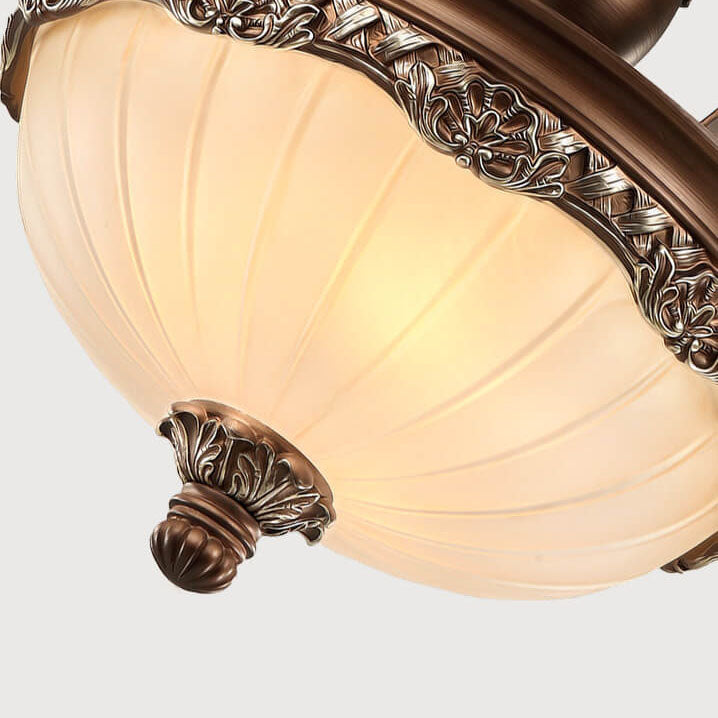 Europäischer Retro Halbkreisförmiger Geschnitzter Eisen Glas 3-Licht Kronleuchter 