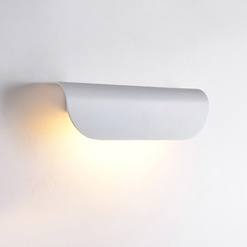 مصباح حائط خارجي مقاوم للماء LED على شكل منحني حديث 