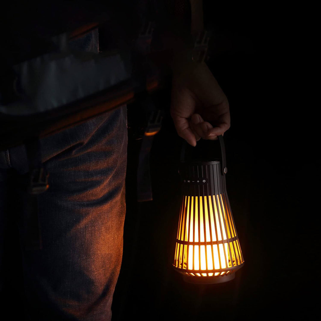 Altavoz Bluetooth LED de lámpara al aire libre con pantalla de lámpara de barra hueca de plástico impermeable 